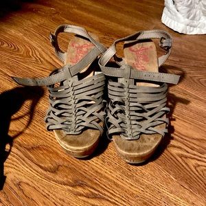 Grey and brown Wedge/heels